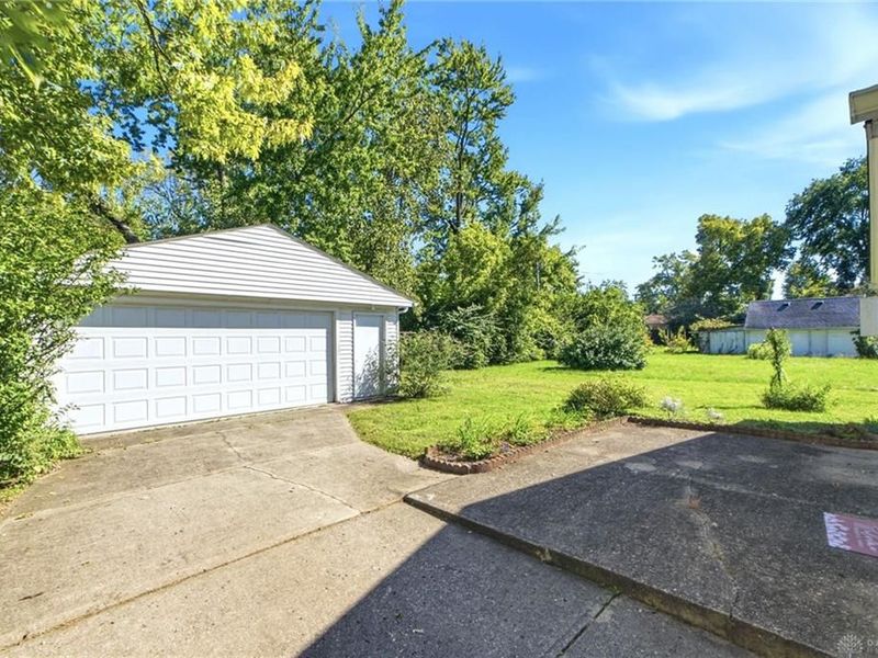1824 Burrowes Boulevard, Fairborn, OH 45324 Photo 23