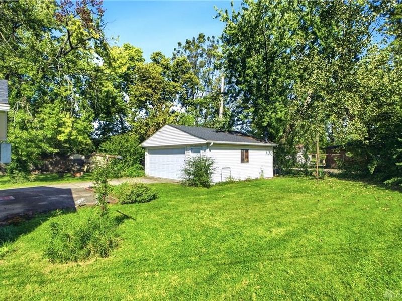 1824 Burrowes Boulevard, Fairborn, OH 45324 Photo 25
