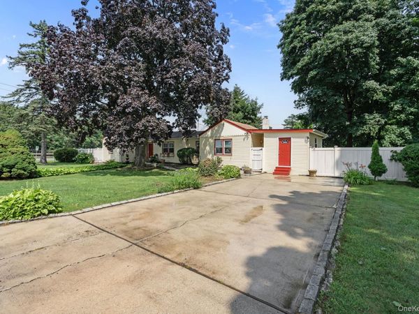 125 1st Street , Brentwood, NY 11717