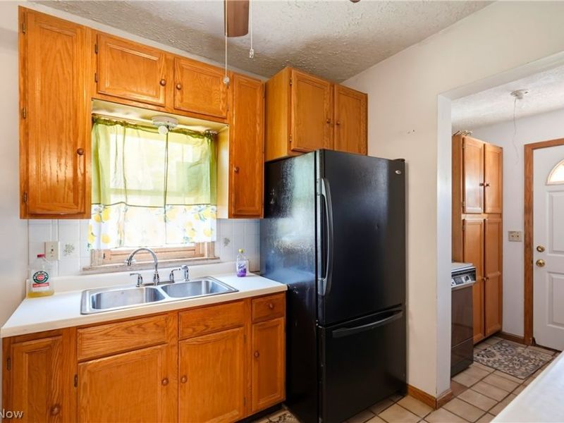 91 Mcnaughton Street, Akron, OH 44305 Photo 10