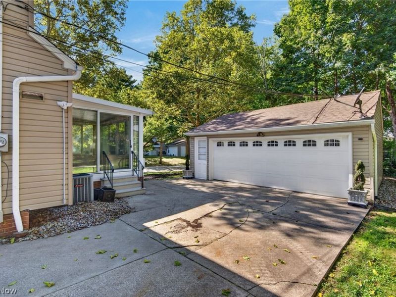 1960 Seneca Road, Euclid, OH 44117 Photo 6