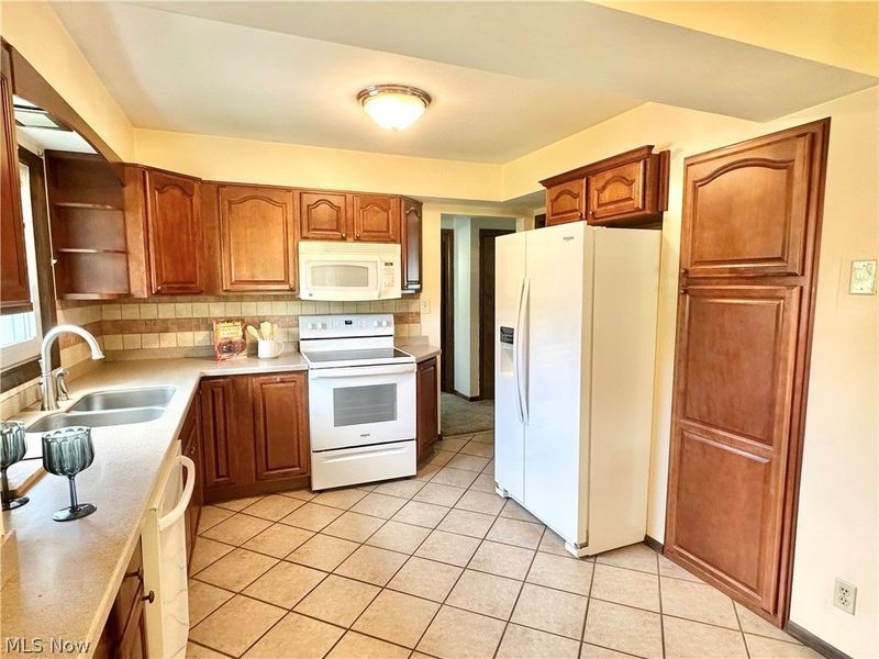 351 Perry Road, Tallmadge, OH 44278 Photo 7