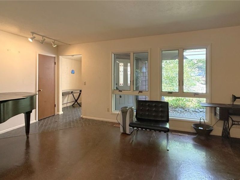 9657 Kim Drive, Chesterland, OH 44026 Photo 8