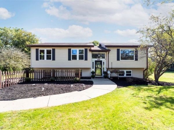 126 Mill Run Drive , Youngstown, OH 44505