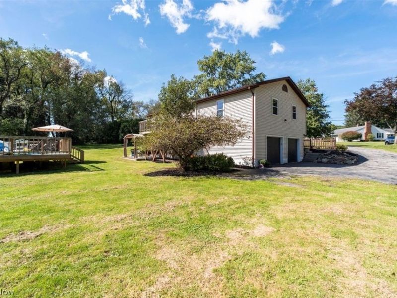 126 Mill Run Drive, Youngstown, OH 44505 Photo 37