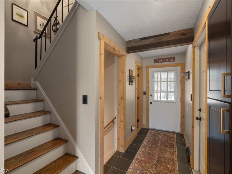 8532 Tanglewood Trail, Chagrin Falls, OH 44023 Photo 11