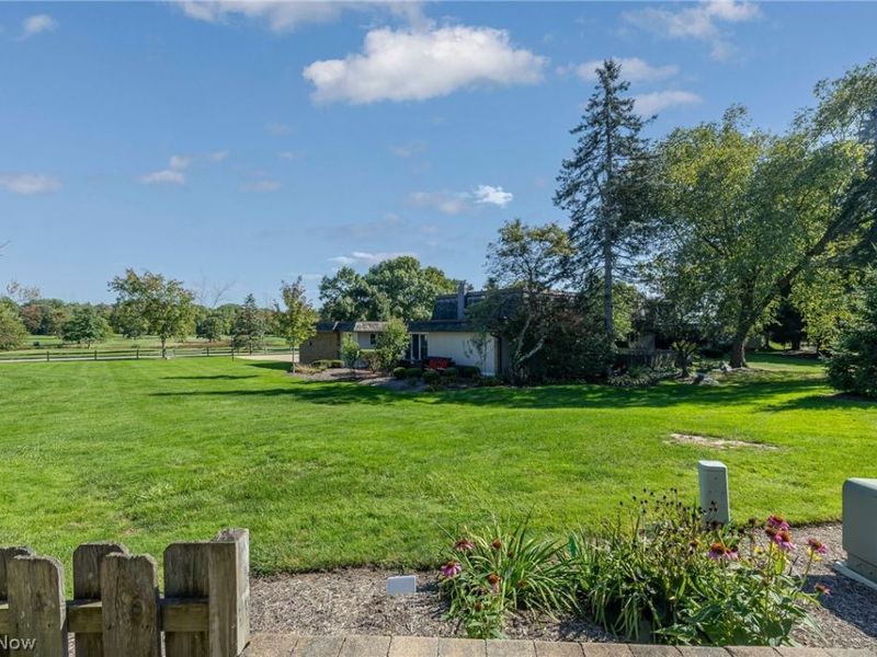8532 Tanglewood Trail, Chagrin Falls, OH 44023 Photo 30