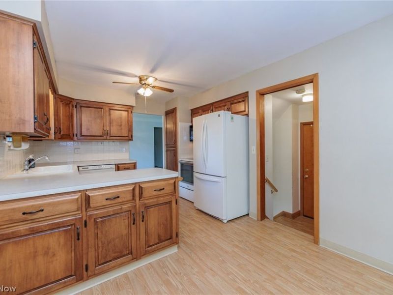 13625 Claremont Avenue, Middleburg Heights, OH 44130 Photo 11