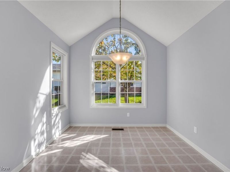 18376 Woodhaven Drive, Strongsville, OH 44149 Photo 12