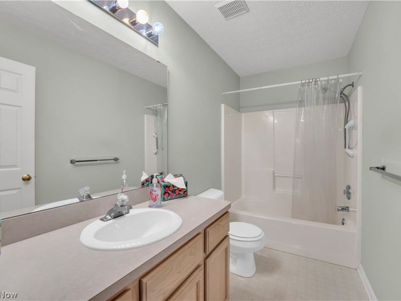 18376 Woodhaven Drive, Strongsville, OH 44149 Photo 24