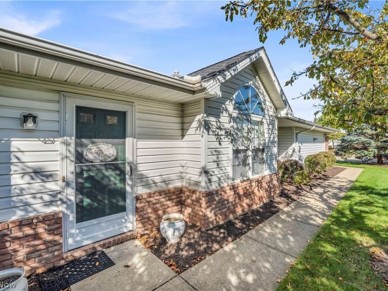18376 Woodhaven Drive, Strongsville, OH 44149 Photo 4
