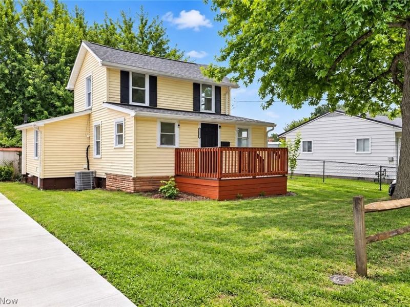 5605 Chagrin Drive, Mentor on the Lake, OH 44060 Photo 2