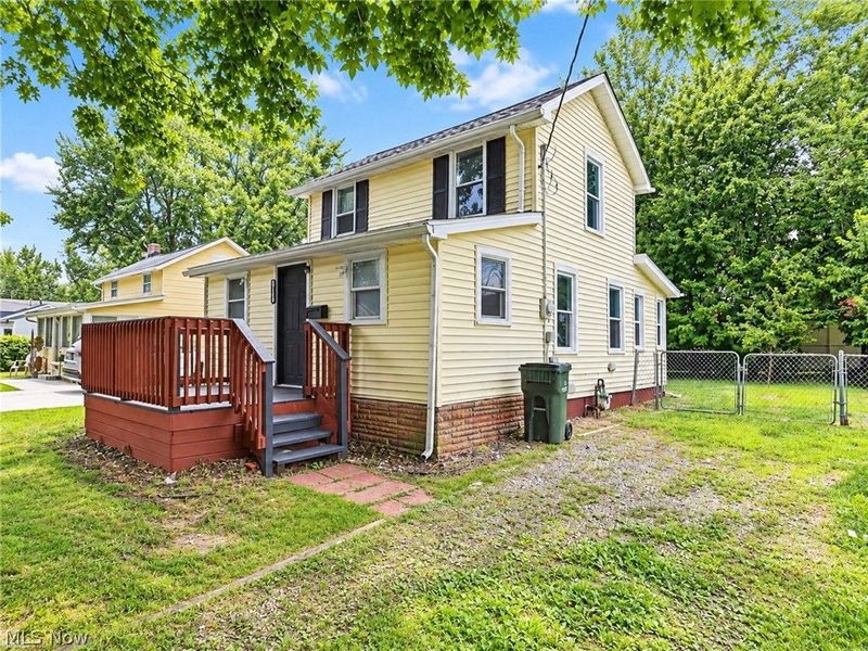 5605 Chagrin Drive, Mentor on the Lake, OH 44060 Photo 3