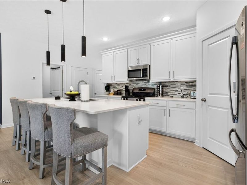 752 Hampshire Court, Amherst, OH 44001 Photo 24