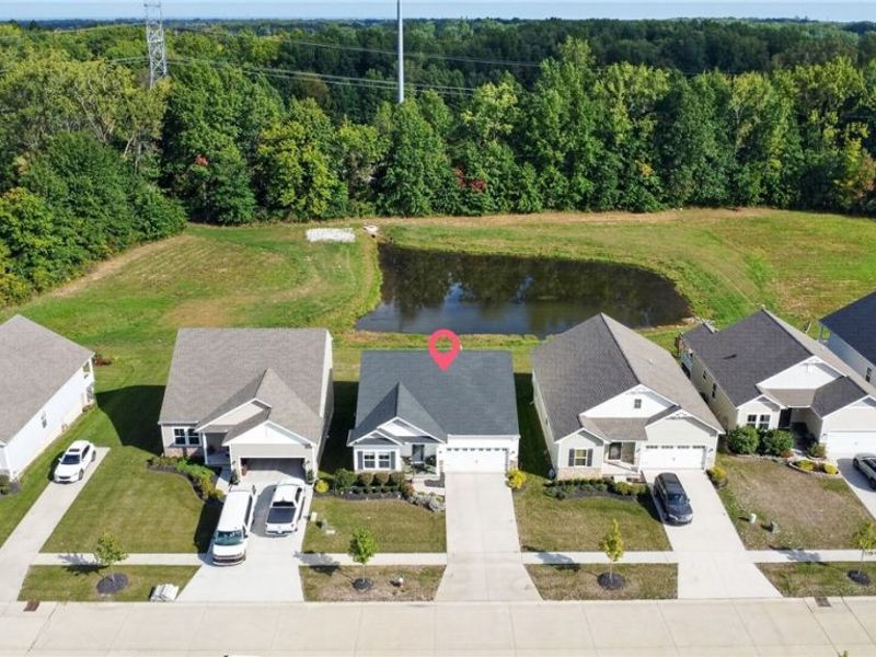 752 Hampshire Court, Amherst, OH 44001 Photo 8