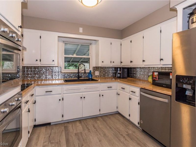 457 S Firestone Boulevard, Akron, OH 44301 Photo 6
