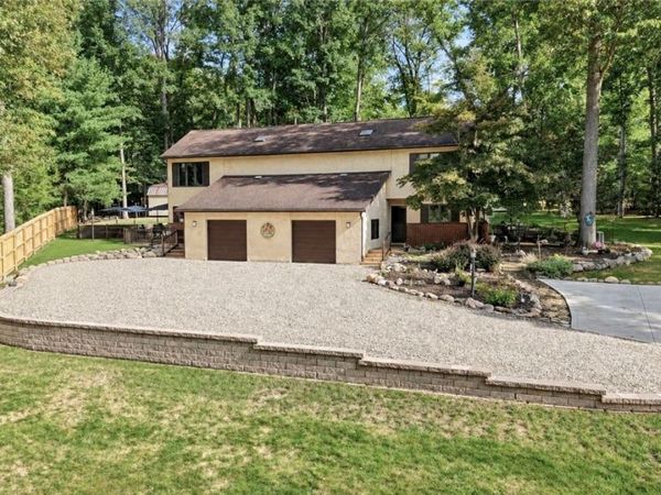 3153 N River Road , Stow, OH 44224