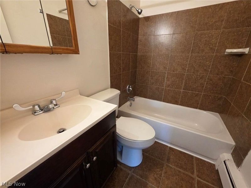4820 Lee Road, Unit B15, Cleveland, OH 44128 Photo 9
