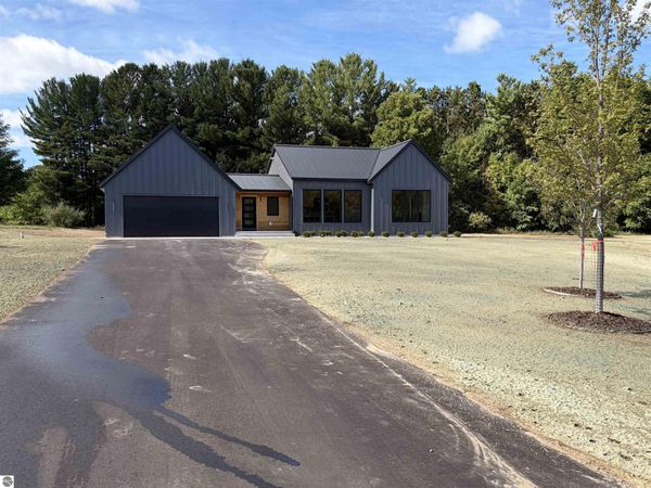 4107 Fireside Trail, Traverse City, MI 49685