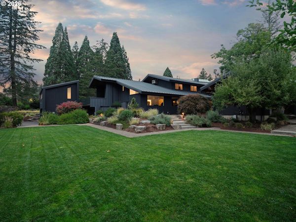 942 S PALATINE HILL RD, Portland, OR 97219