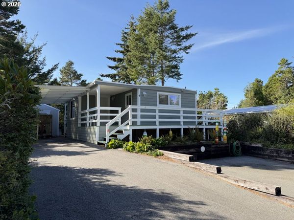 1600 Rhododendron DR, Unit 4, Florence, OR 97439