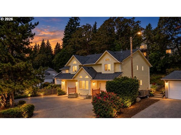 17920 OATFIELD RD, Gladstone, OR 97027