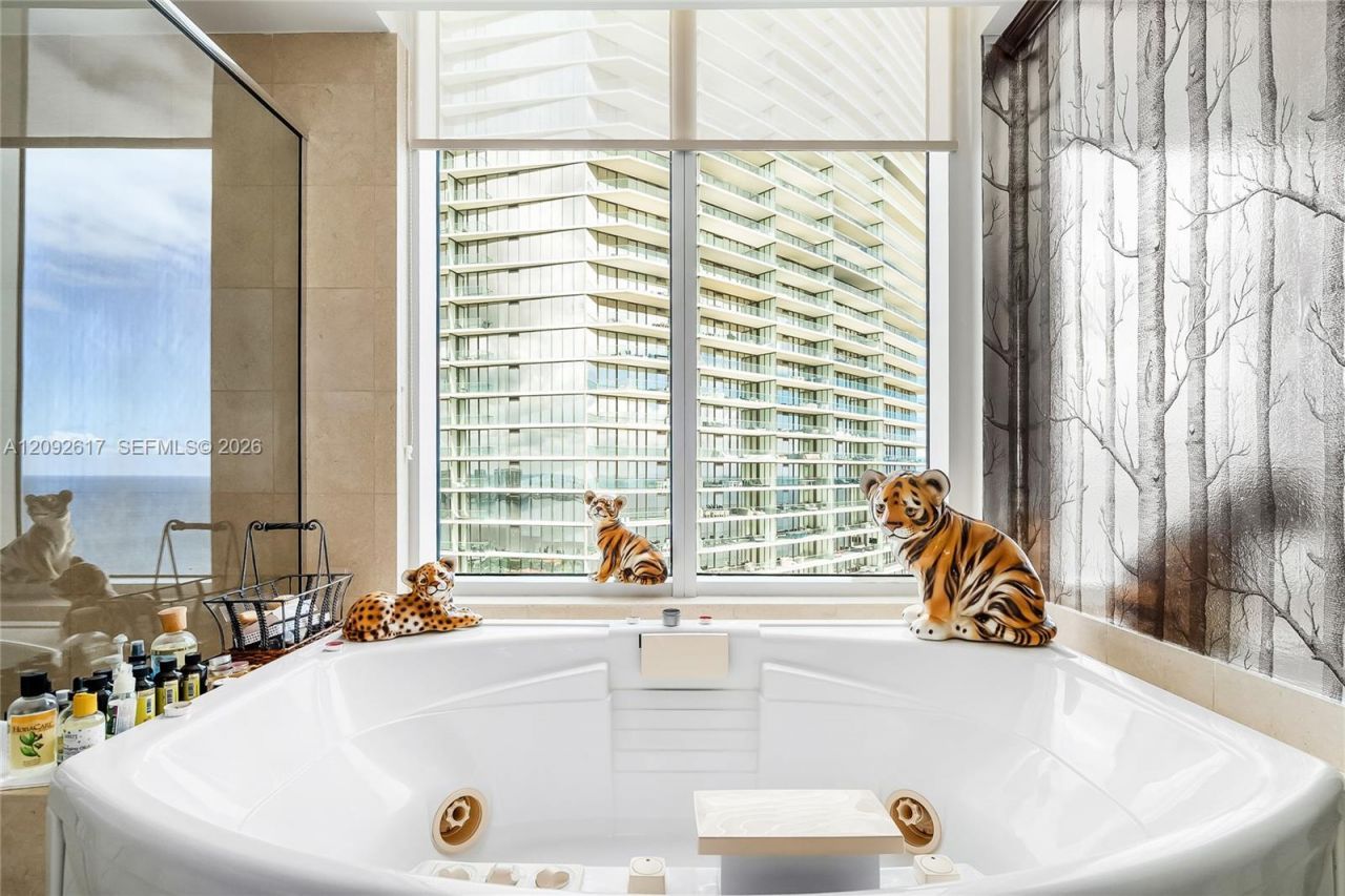 18911 Collins Ave , Unit 3201, Sunny Isles Beach, FL 33160 Photo