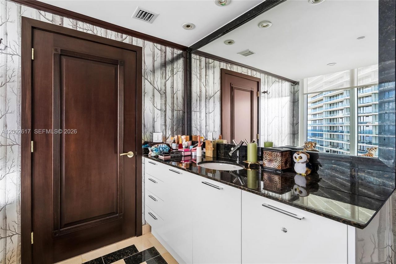18911 Collins Ave , Unit 3201, Sunny Isles Beach, FL 33160 Photo
