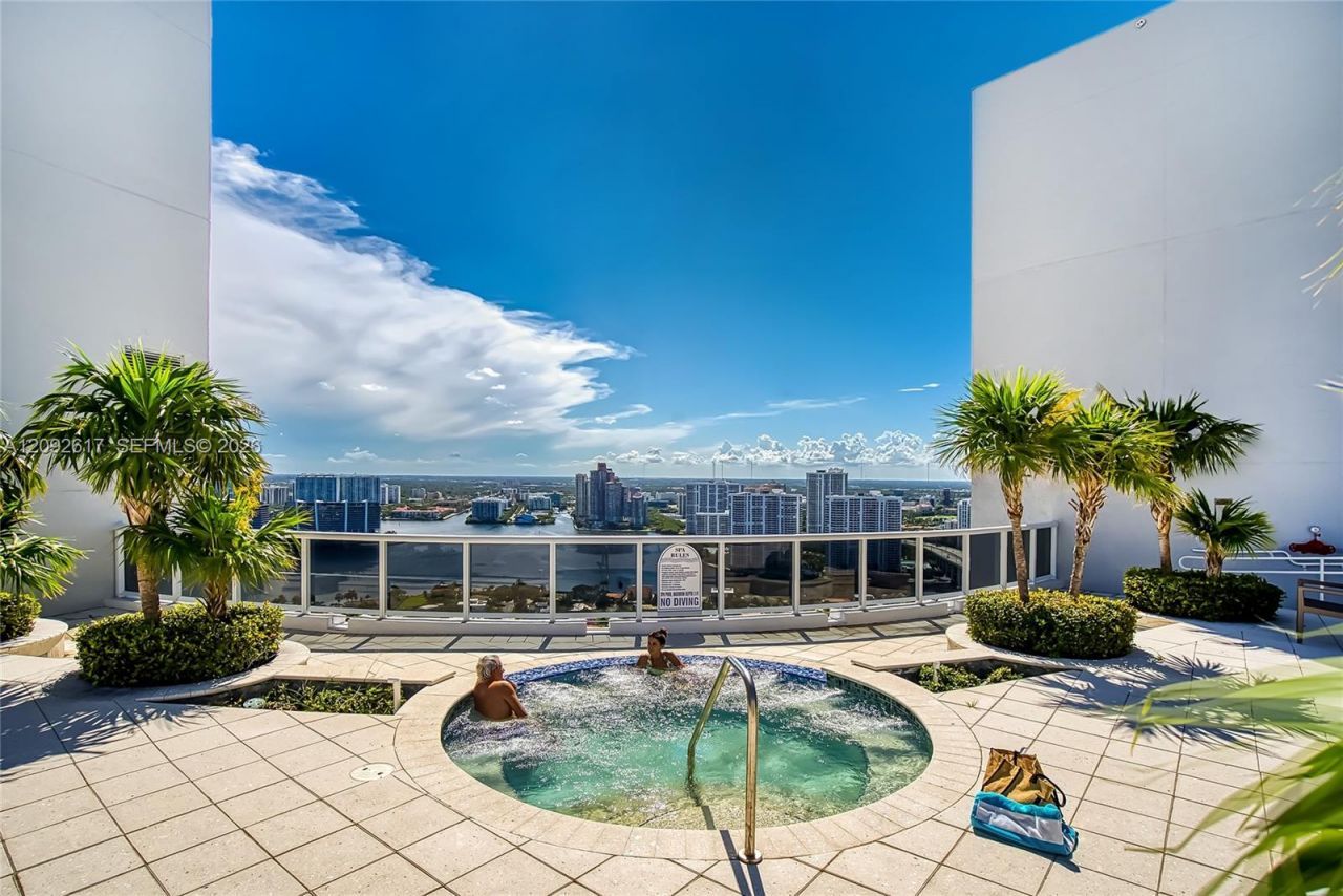 18911 Collins Ave , Unit 3201, Sunny Isles Beach, FL 33160 Photo