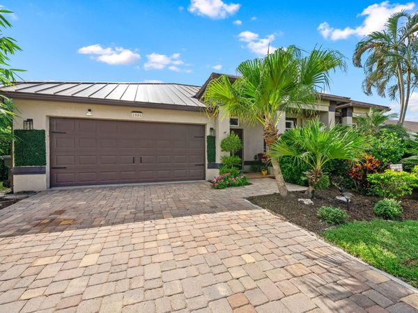1985 New Haven Avenue, Wellington, FL 33414