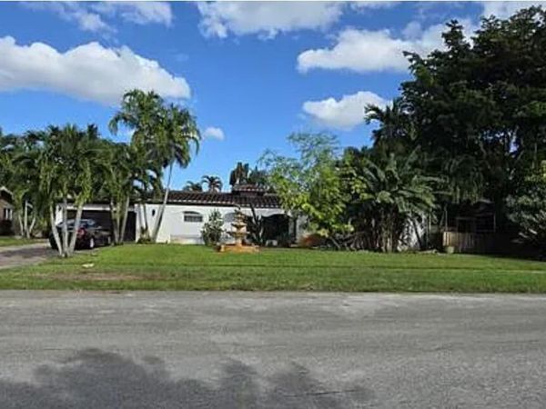 690 NW 68TH Avenue, Plantation, FL 33317