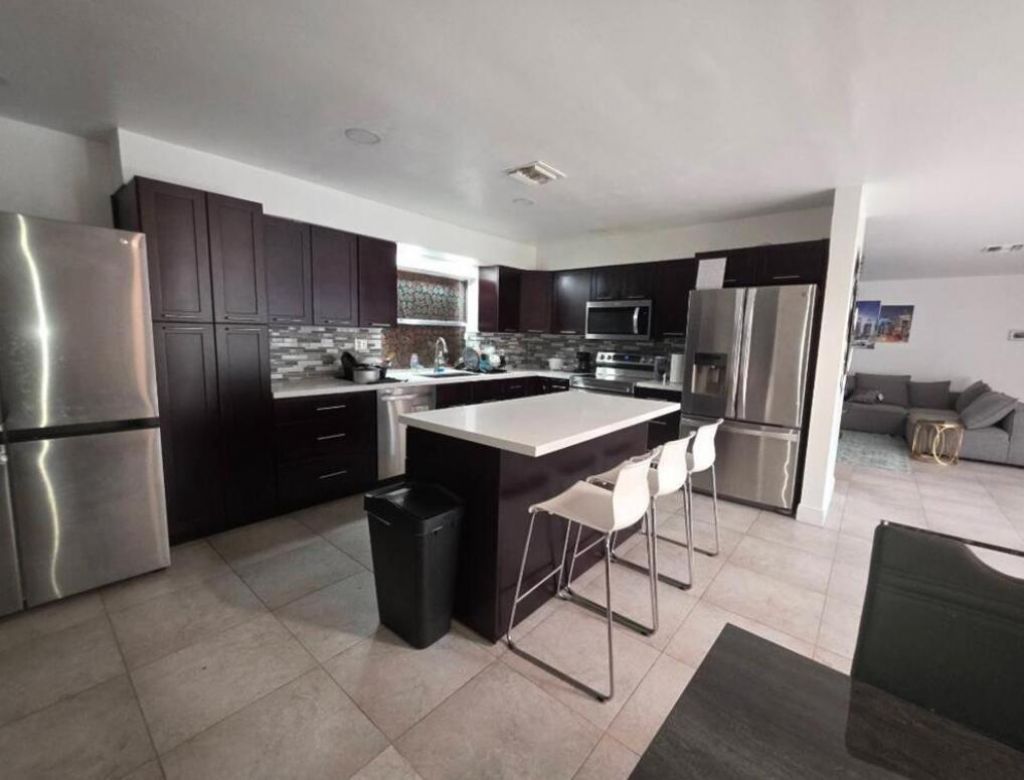 690 NW 68th Avenue, Plantation, FL 33317 Photo