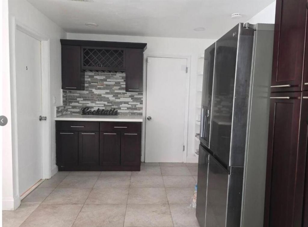690 NW 68th Avenue, Plantation, FL 33317 Photo