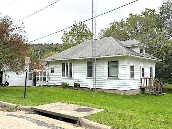 912 3rd Street, Marquette, IA 52158