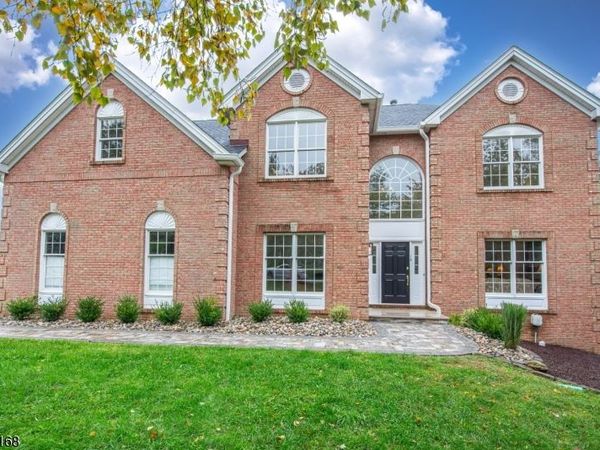 14 Vista Dr, Mount Olive, NJ 07836
