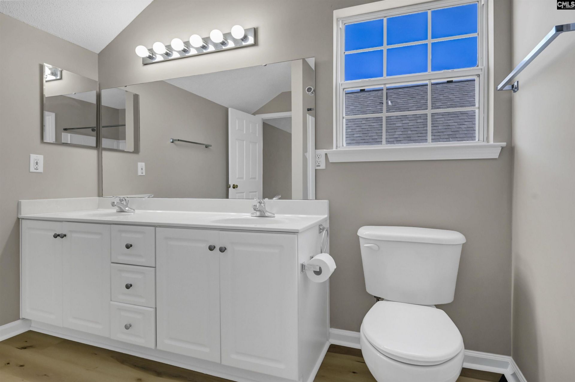 300 Baltica Lane  Photo 32