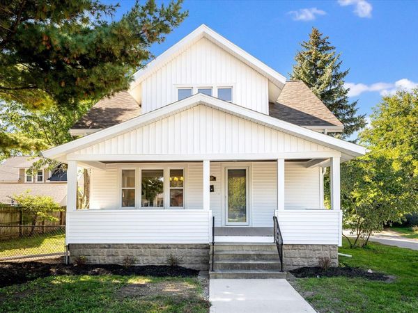 424 Van Raalte Avenue, Holland, MI 49423