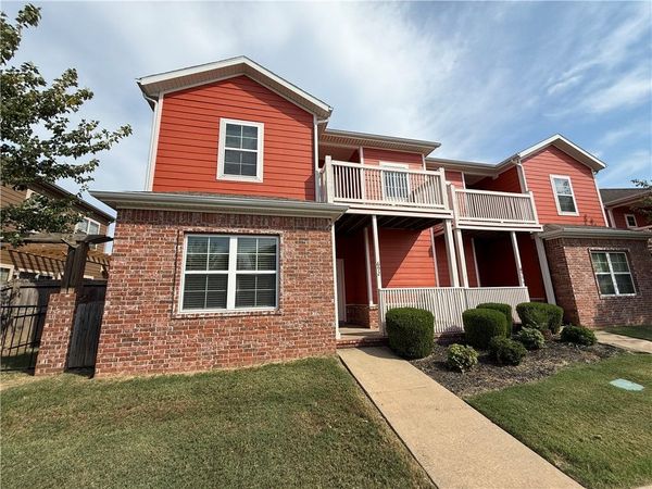 692 N Wordsworth Lane , Fayetteville, AR 72704