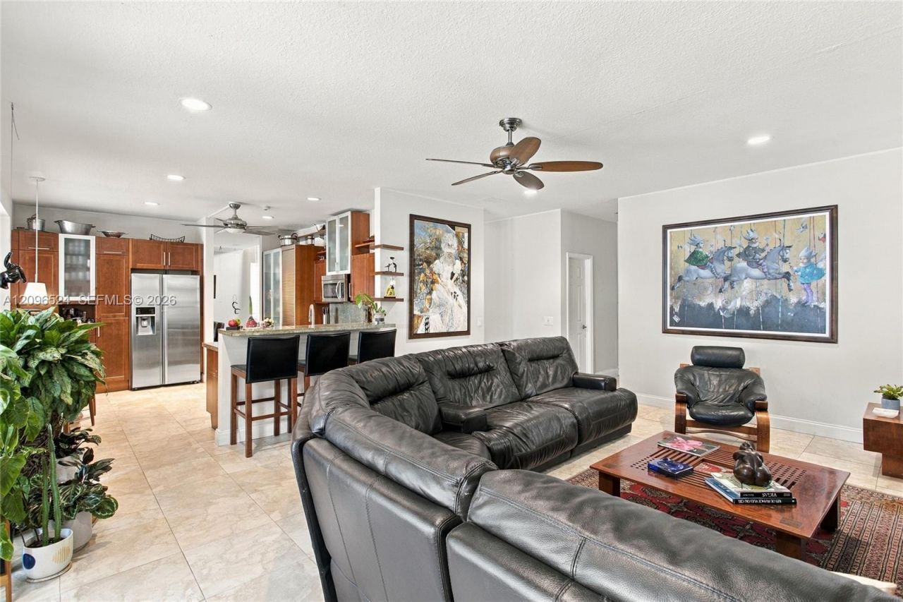 447 Cambridge Dr, Weston, FL 33326 Photo