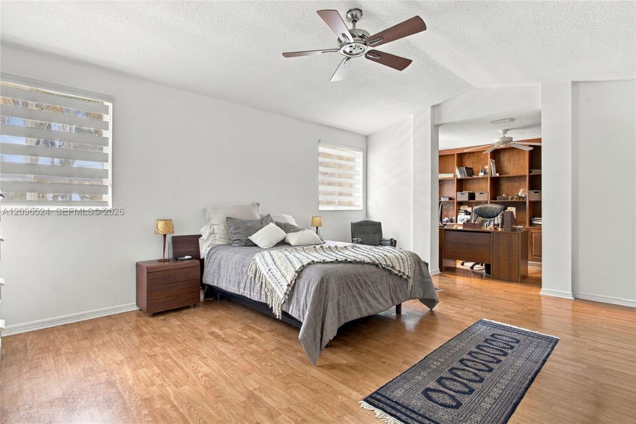 447 Cambridge Dr, Weston, FL 33326 Photo
