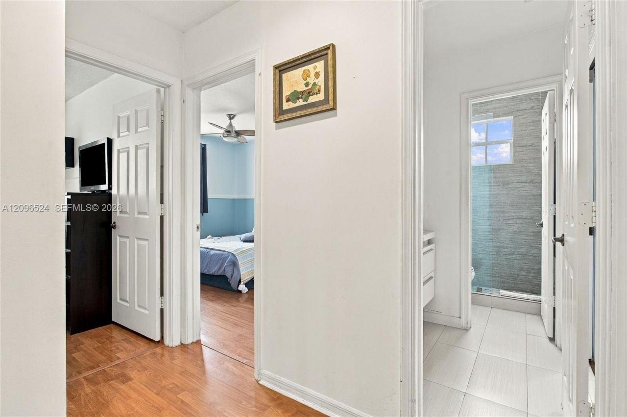 447 Cambridge Dr, Weston, FL 33326 Photo