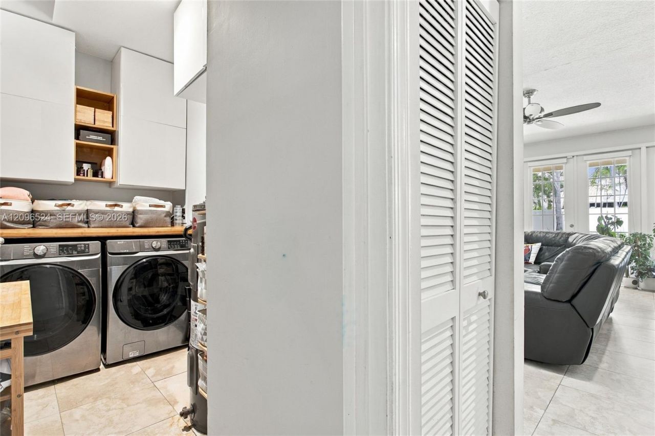 447 Cambridge Dr, Weston, FL 33326 Photo