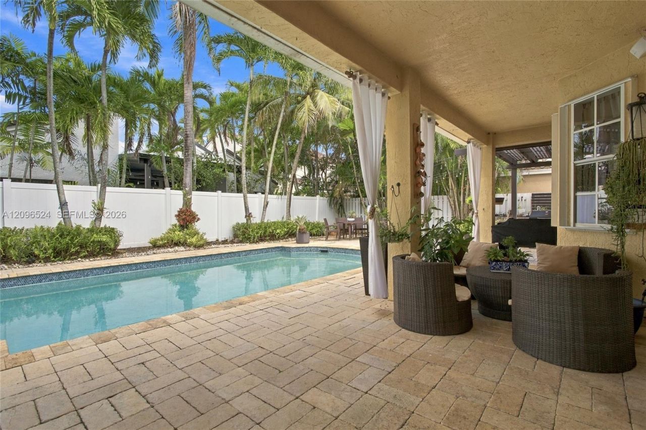 447 Cambridge Dr, Weston, FL 33326 Photo