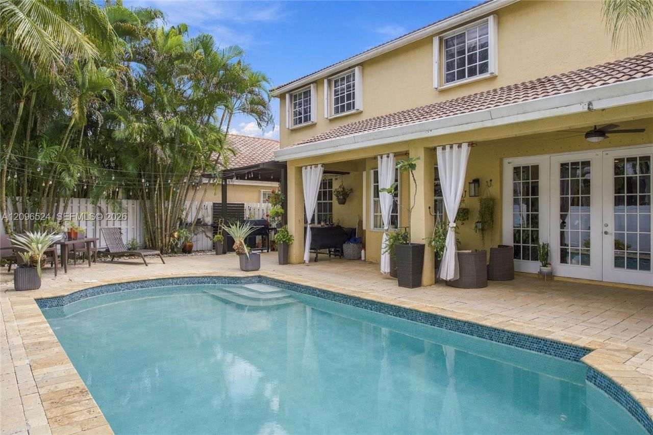 447 Cambridge Dr, Weston, FL 33326 Photo