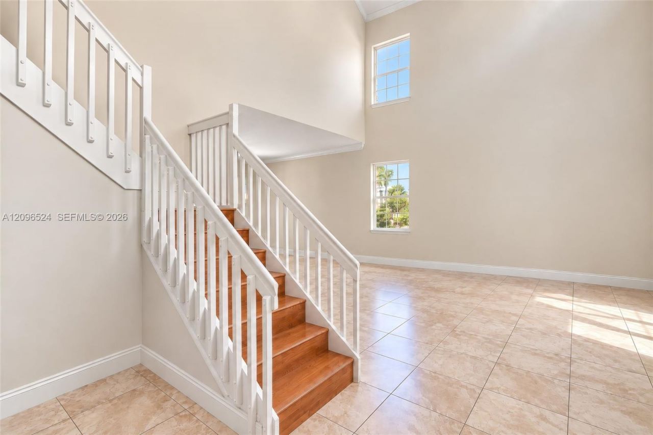 447 Cambridge Dr, Weston, FL 33326 Photo