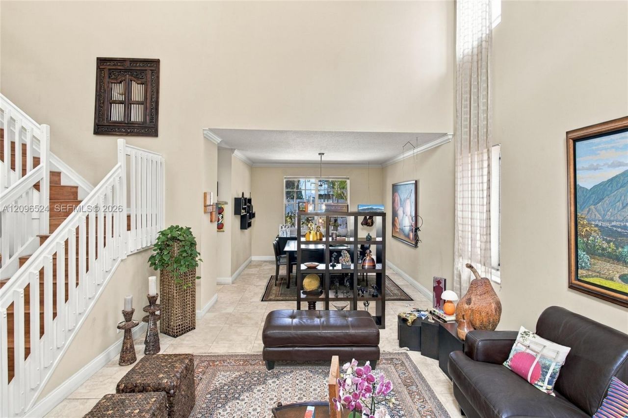 447 Cambridge Dr, Weston, FL 33326 Photo