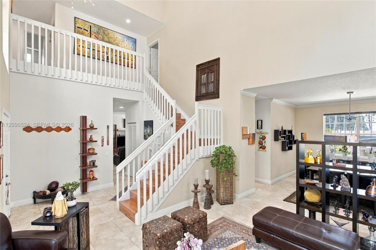 447 Cambridge Dr, Weston, FL 33326 Photo
