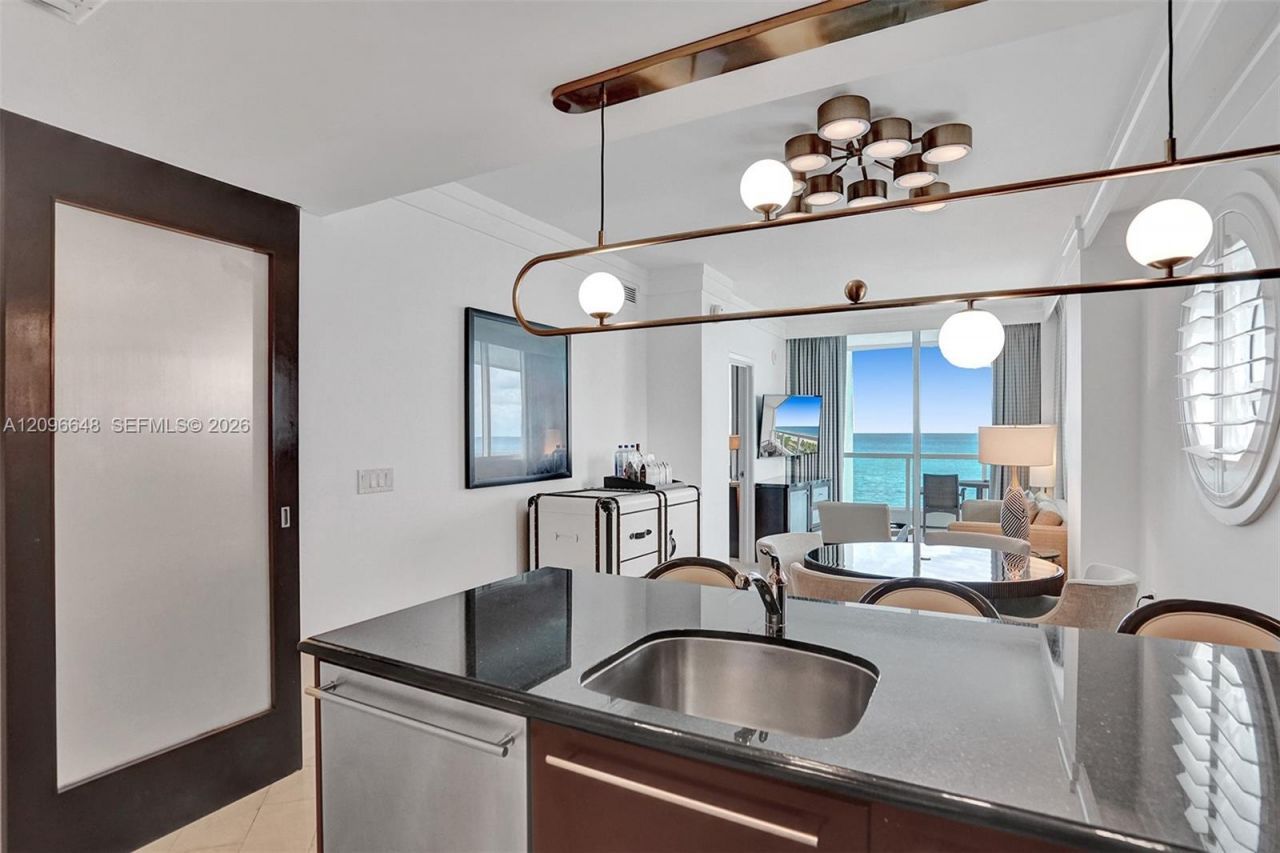4391 Collins Ave , Unit 913/914, Miami Beach, FL 33140 Photo
