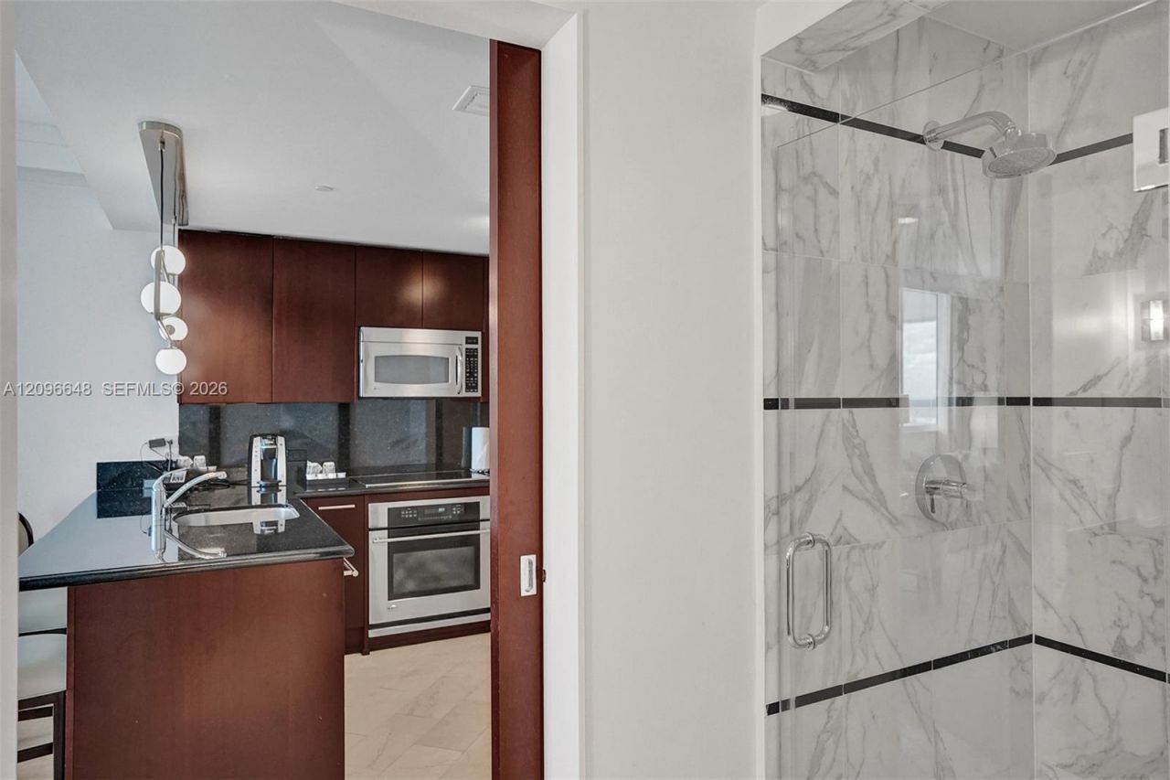 4391 Collins Ave , Unit 913/914, Miami Beach, FL 33140 Photo