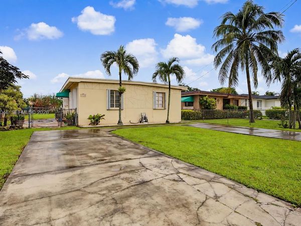 7248 NW 3rd St , Miami, FL 33126